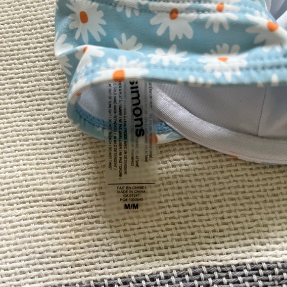 Bikini Top- Daisy Print - Picture 3 of 3